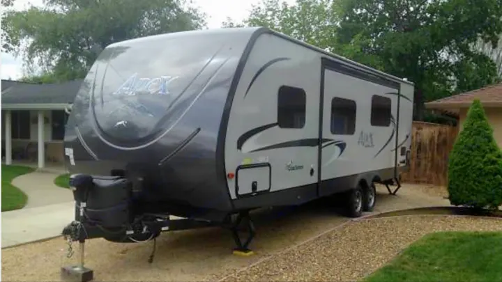 Luxury Caming at its finest. Coachmen Apex 2016