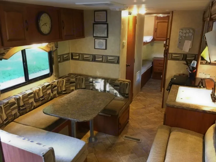 Forest River Surveyor 2011