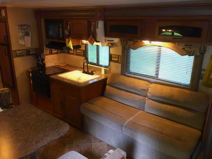 Forest River Surveyor 2011