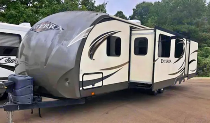 Cruiser Rv Corp Enterra 2015