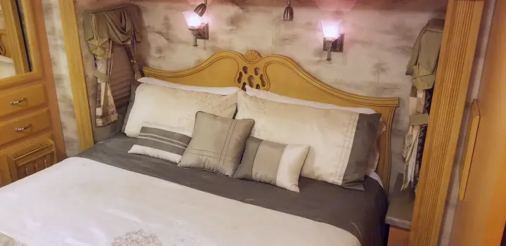 Custom king bed for the best night sleep ever!. Coachmen Elite 2005