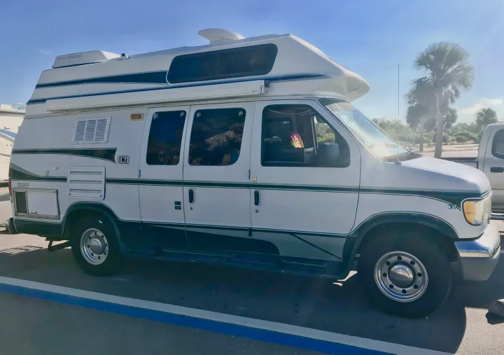 Coachmen M-19 Rear Dinette 1997