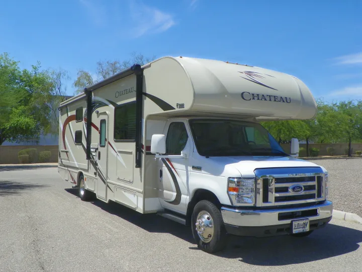 Thor Motor Coach Chateau 2017
