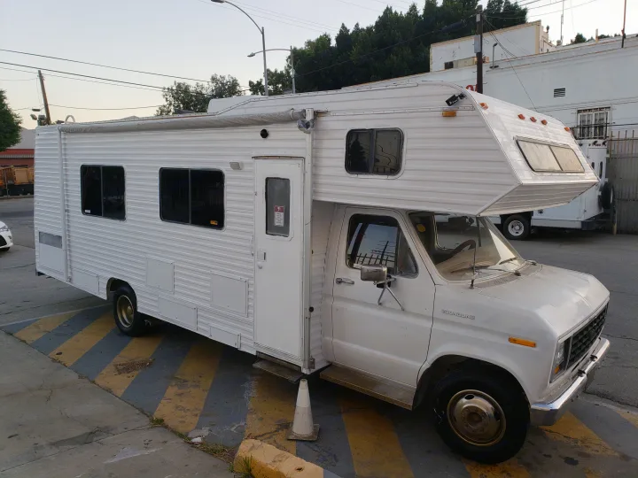 Ford Econoline suncrest 1984