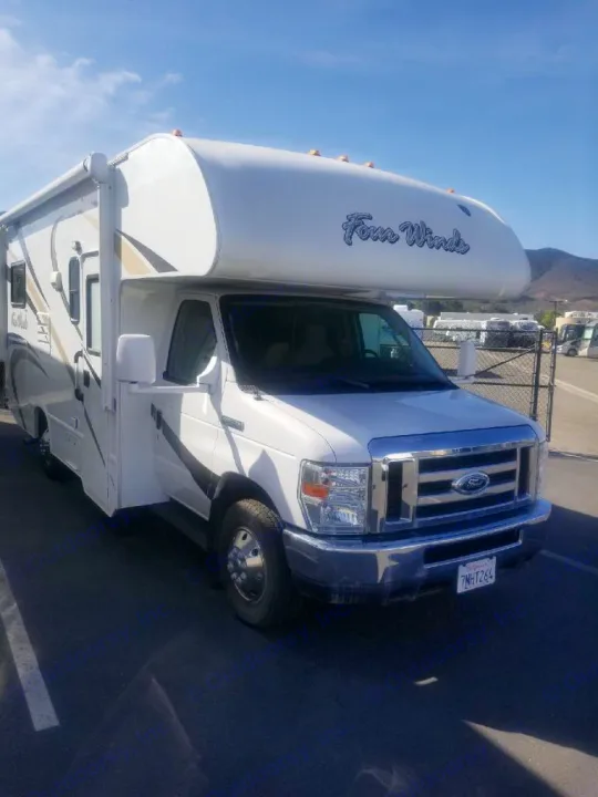 Thor Motor Coach Four Winds 2015