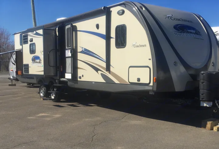 Coachmen Freedom Express 2013