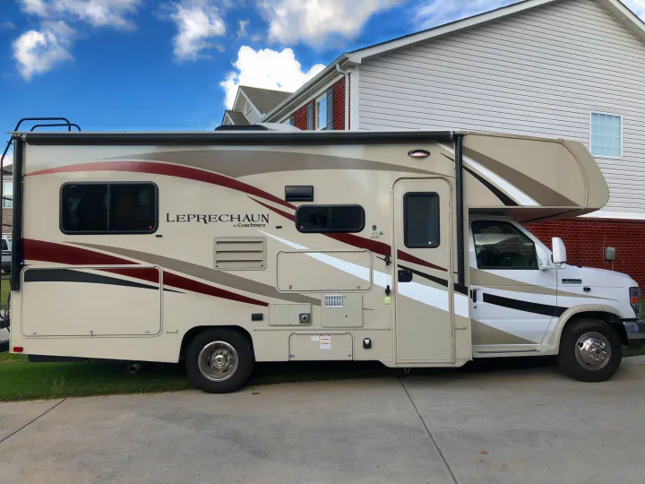 This is Porkchop - when you book with me I will send you a presentation on "Getting to know Porkchop". Then when you arrive we will go over the information and any questions you may have.. Coachmen Leprechaun 2016