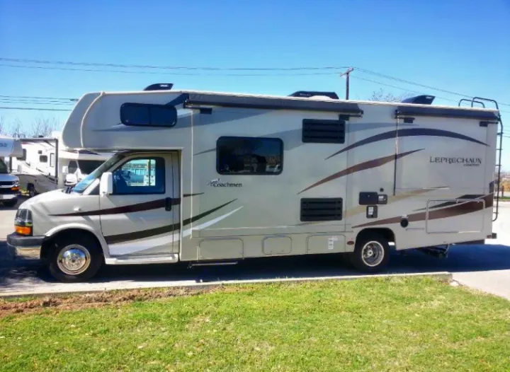Coachmen Leprechaun 2017