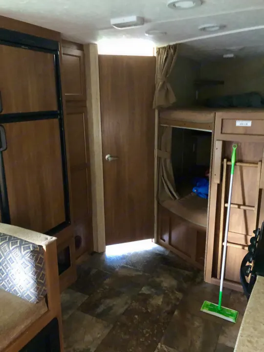 Coachmen Apex 2016