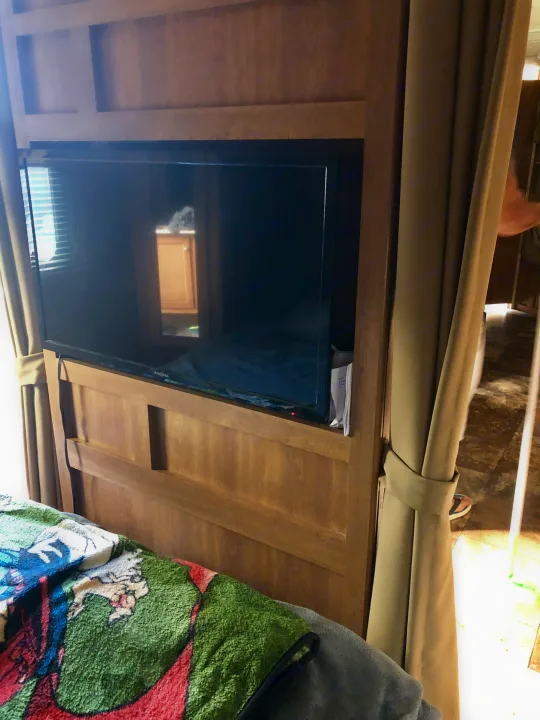 Coachmen Apex 2016