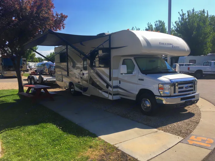 Thor Motor Coach Freedom Elite 2015