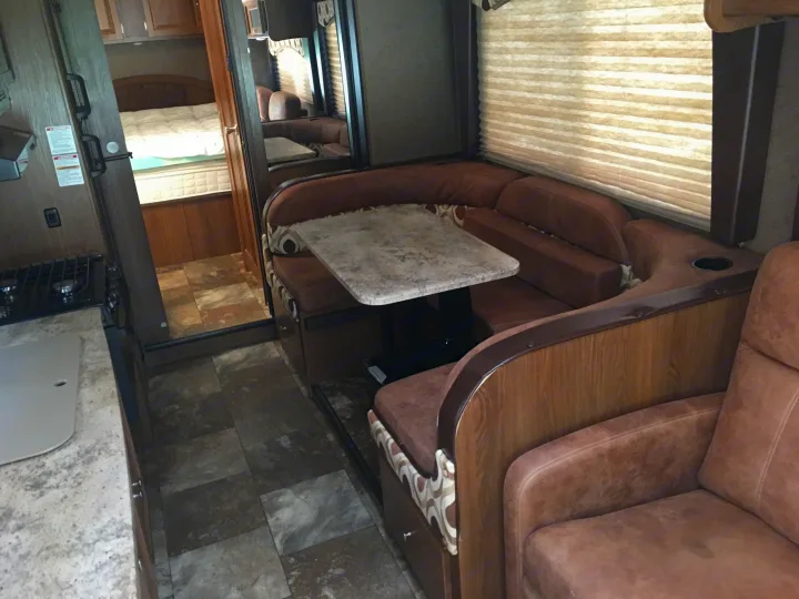 Coachmen Leprechaun 2016