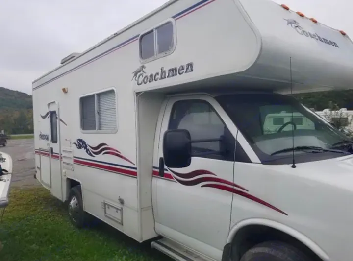 Coachmen Freedom Express 2003