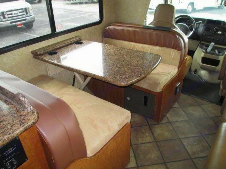 Thor Motor Coach Four Winds 2020