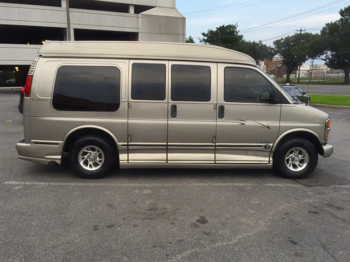 Chevrolet 1500 conversion van 2003