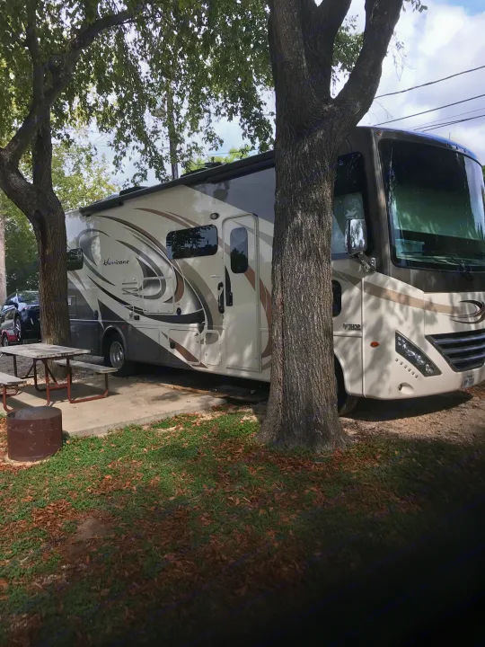 Thor Motor Coach Hurricane 2017