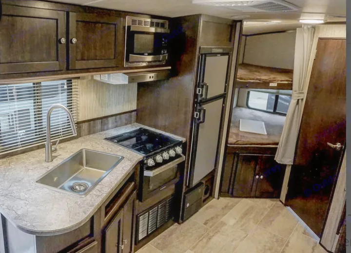 Beautiful 2018 brand new heartland Sundance trailer.  Well maintained and cleaned.  Sure to make any camping trip a memorable one!. Heartland Sundance 2018