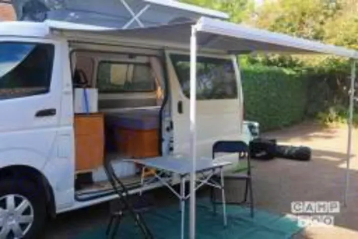 Awning gives shade during those hot summer days. Toyota HIACE 2010