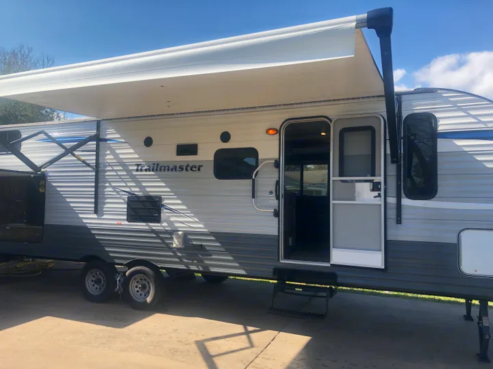 Covered area with speakers 🔊 . Gulf Stream Trailmaster 2018