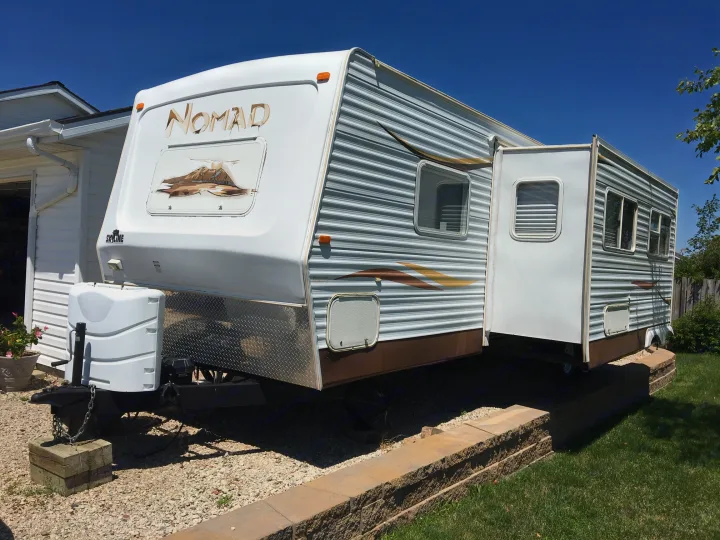 35 ft travel trailer with one super slide. . Skyline Nomad 2007