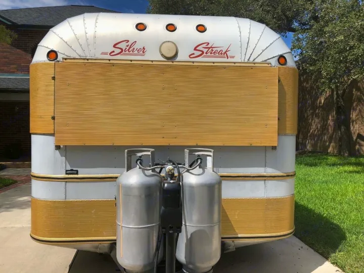 Silver Streak Supreme Luxury Liner 1979