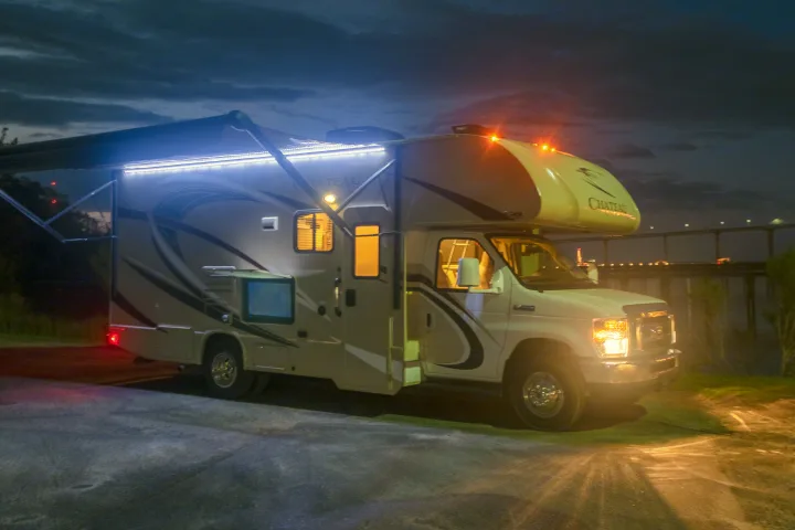 Thor Motor Coach Chateau 2017