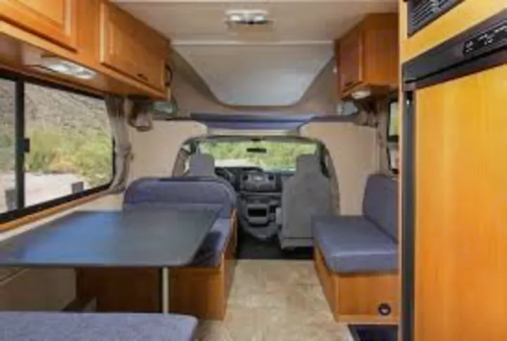 But, I am not so small inside. Look at all that space.. Thor Motor Coach Four Winds Majestic 2012