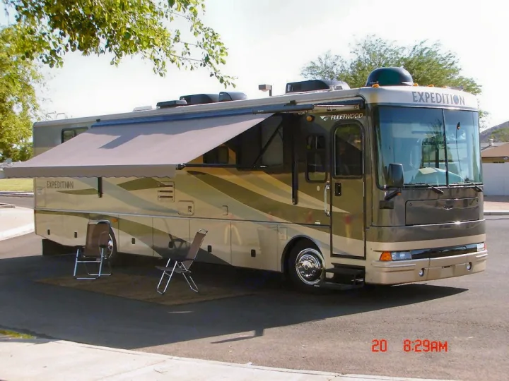 Fleetwood Expedition 2005