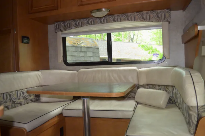 Winnebago Minnie Winnie 22R 2016