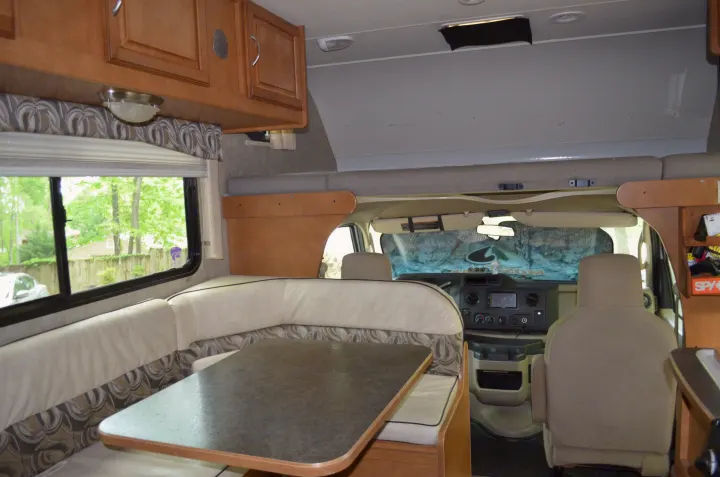 Winnebago Minnie Winnie 22R 2016