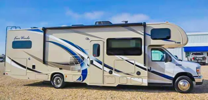 Great exterior with awesome 16’ automatic awning equipped with a full LED light strip and an outdoor TV for all to enjoy great evening movies or that game you can’t miss!. Thor Motor Coach Four Winds 2018