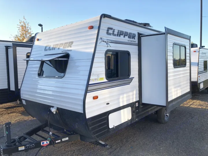 Slide Side. Coachmen Clipper 2018