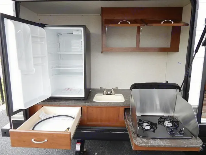 Exterior kitchen. Jayco Jay Flight 2017
