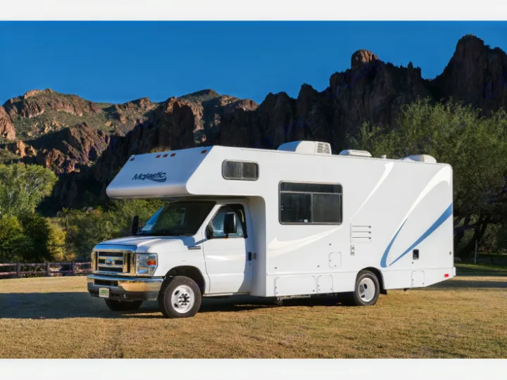 Thor Motor Coach Four Winds Majestic 2016