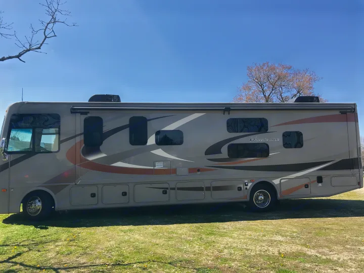 Full exterior . Thor Motor Coach Hurricane 2016