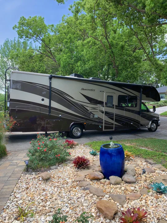 A 2018 Forest River Sunseeker 3050S amber full body paint on a Ford 450 Chassis. . Forest River Sunseeker 2018