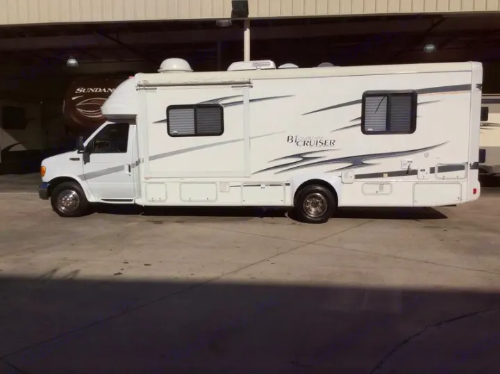 This is our sweet riding BT Cruiser. Gulf Stream B Touring Cruiser 2005