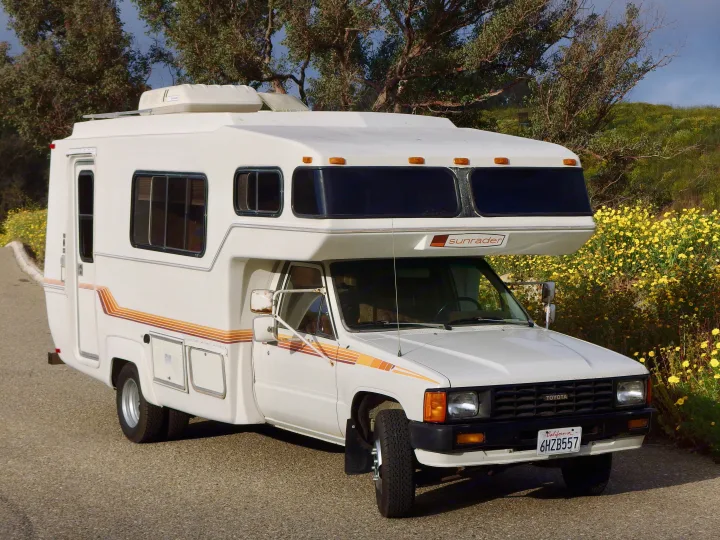 Our awesome little 1985 Toyota. . Sunrader 21 1985