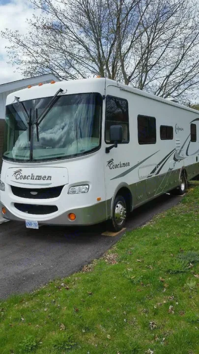 Exterior look . Coachmen Mirada 30A 2004