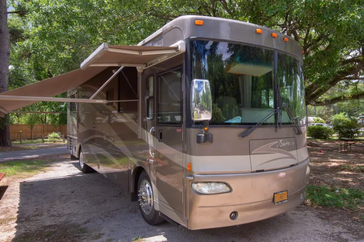 Winnebago Journey 2006