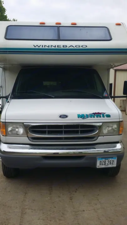 Front of RV. Winnebago Minnie 1999