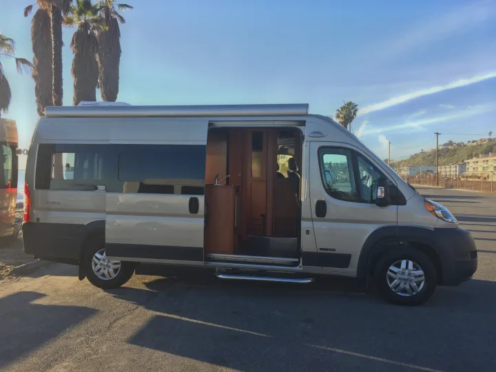 Roadtrek simplicity 2017