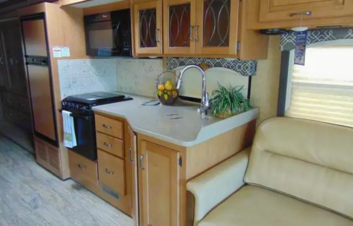 Thor Motor Coach Hurricane 2016