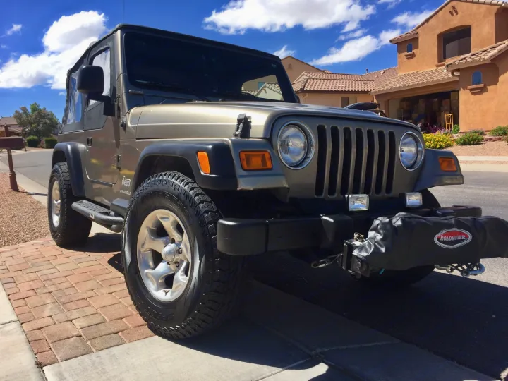 Jeep Wrangler 4x4, 4-cylinder, 2-door, softtop 2003