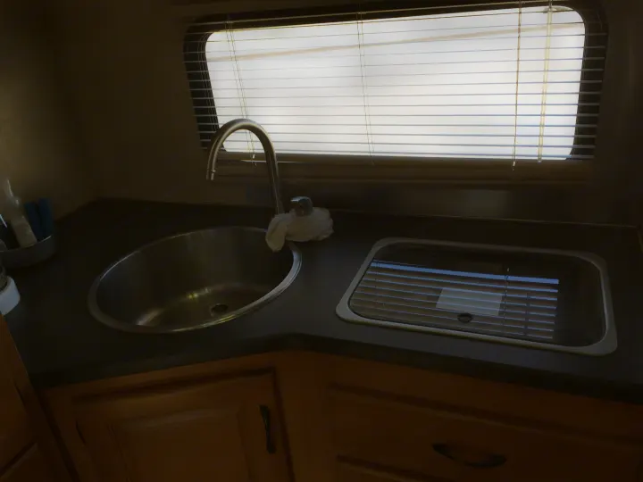 Thor Motor Coach Four Winds Majestic 2012