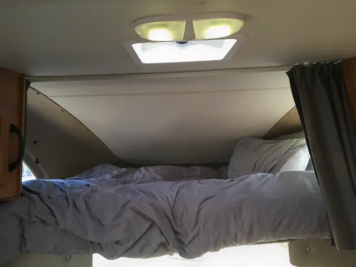 Thor Motor Coach Four Winds Majestic 2012
