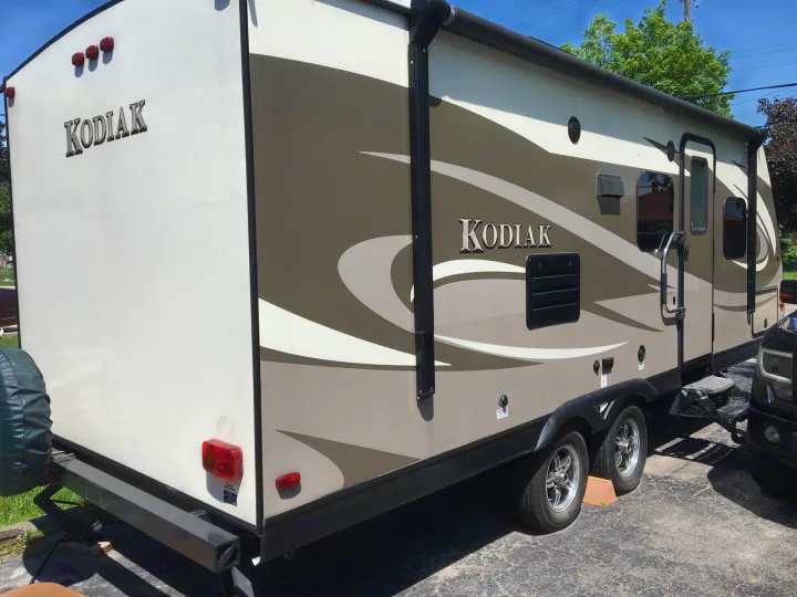 Dutchmen Kodiak 2015