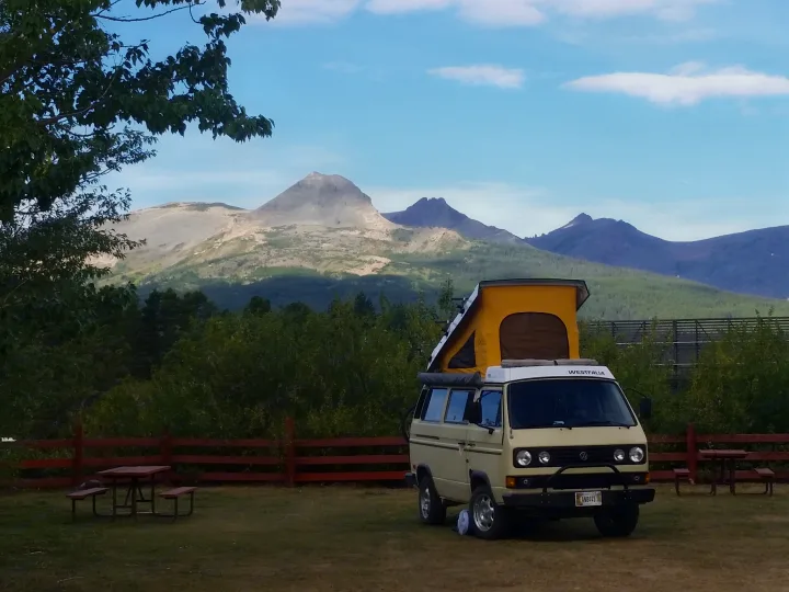 The Westy lets you choose where to camp! Campground or the wilds, it is a cozy place to call home for your vacation. . Volkswagen Westfalia 1984