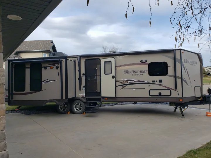 30-ft Forest River Windjammer. Forest River Rockwood Windjammer 2014