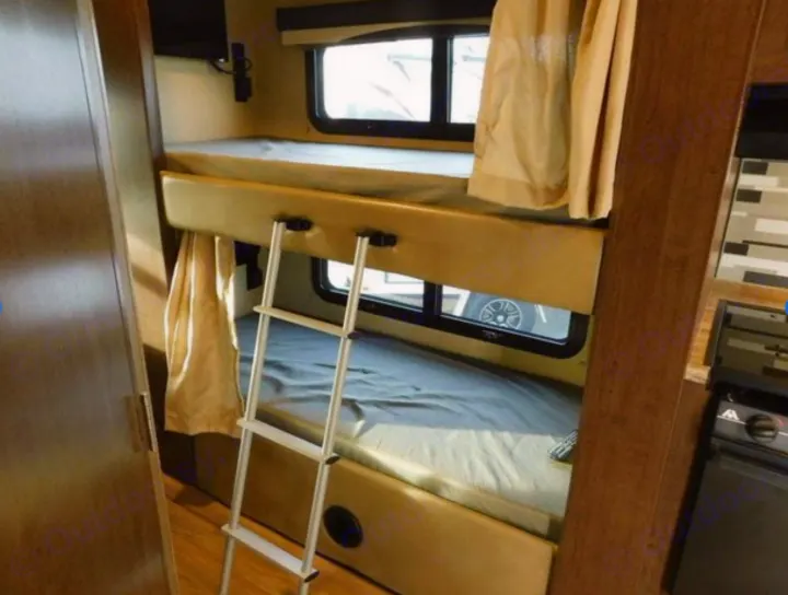 Bunk beds!  . Thor Motor Coach A.C.E 2017